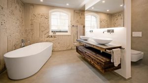 Ein wohldosierter Stilmix erzeugt in diesem Badezimmer Spannung und Harmonie in Vollendung.